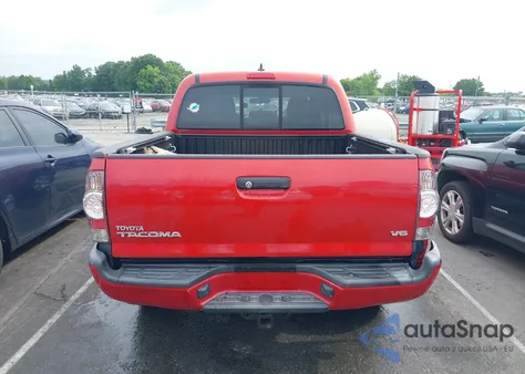 2015 Toyota Tacoma Base V6 z USA, uszkodzony, nr VIN 3TMLU4EN3FM197975